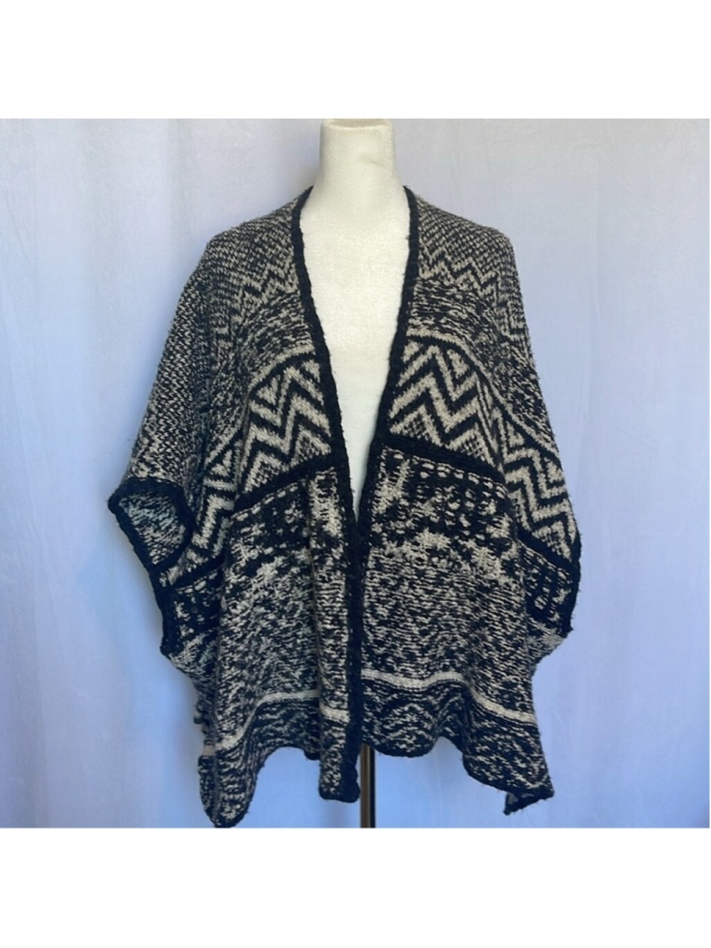 ABERCROMBIE & FITCH Boho Poncho Sweater Open Front Black Cream One Size Western